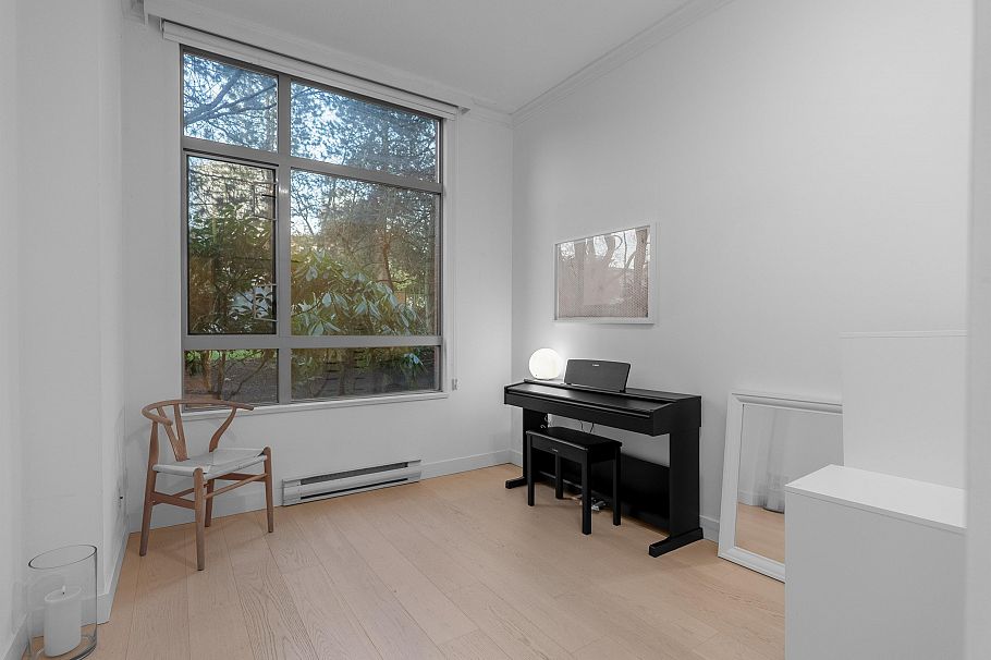 101 160 W Keith Road North Vancouver, BC - 14