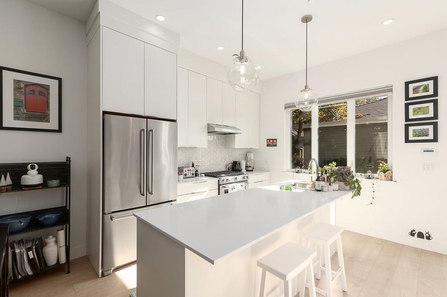 572 E 16th Avenue Vancouver, BC - 7