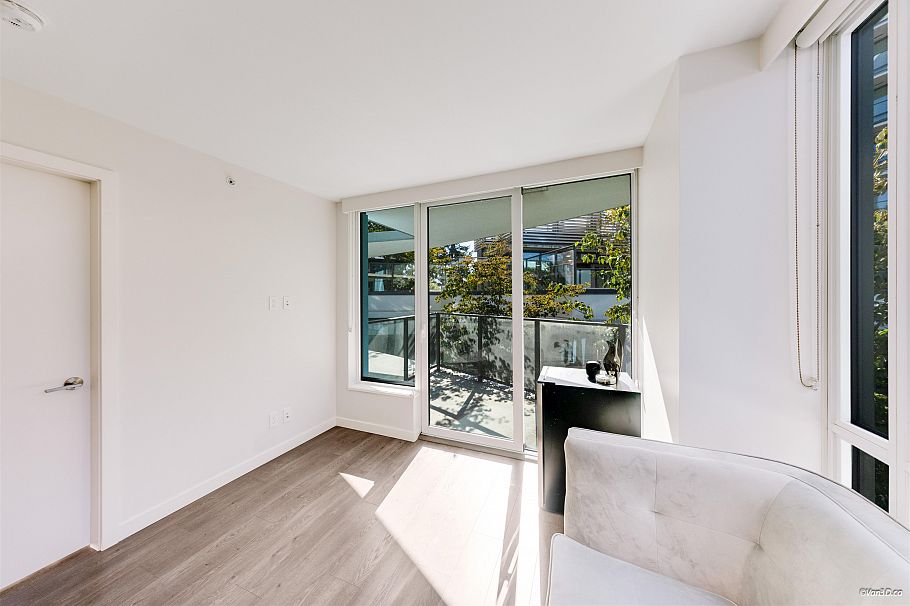 301 8189 Cambie Street Vancouver, BC - 5
