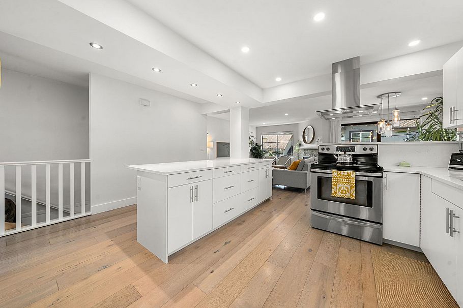 19 2133 St George's Avenue North Vancouver, BC - 23