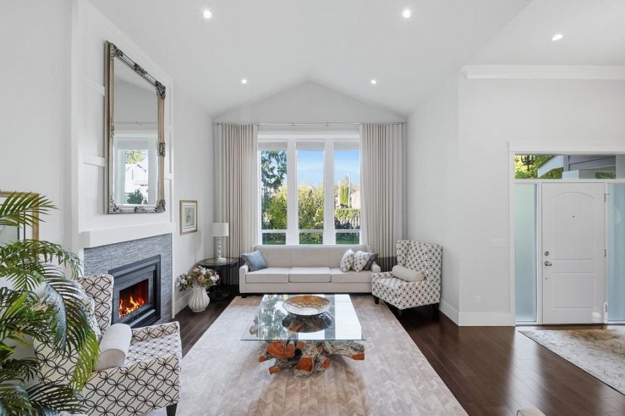 355 E 15th Street North Vancouver, BC - 6