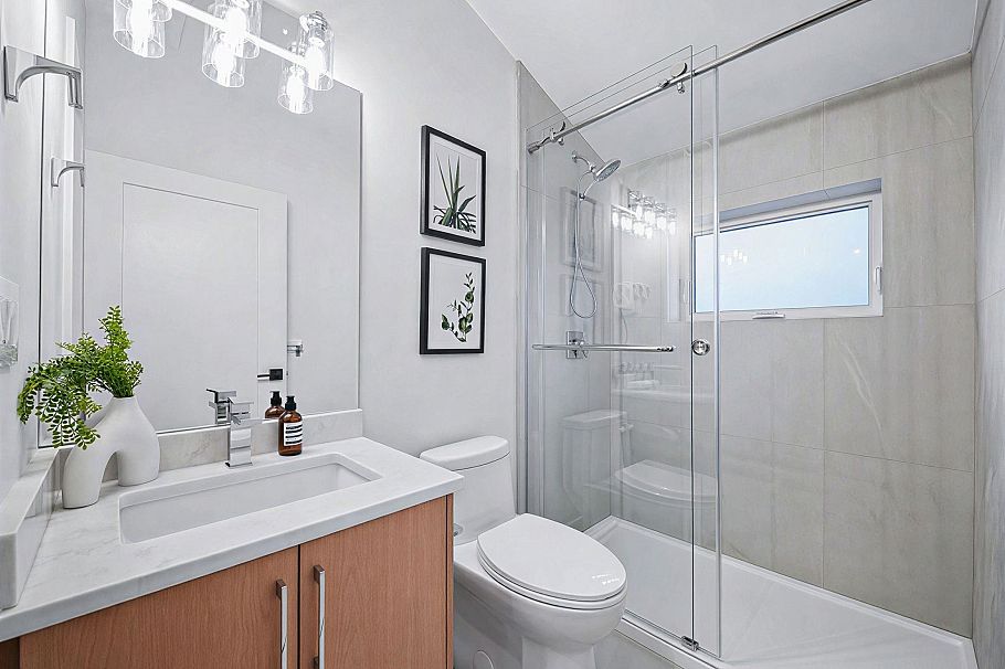 2 6991 Kerr Street Vancouver, BC - 17