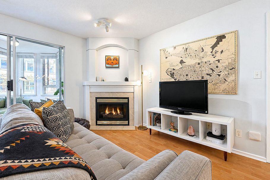 206 2405 Kamloops Street Vancouver, BC - 9