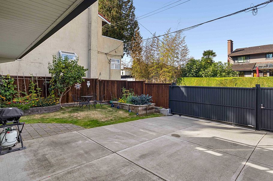 2925 W 24th Avenue Vancouver, BC - 36