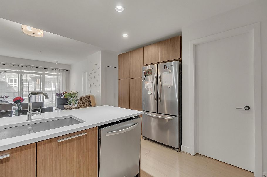 609 6033 Gray Avenue Vancouver, BC - 4
