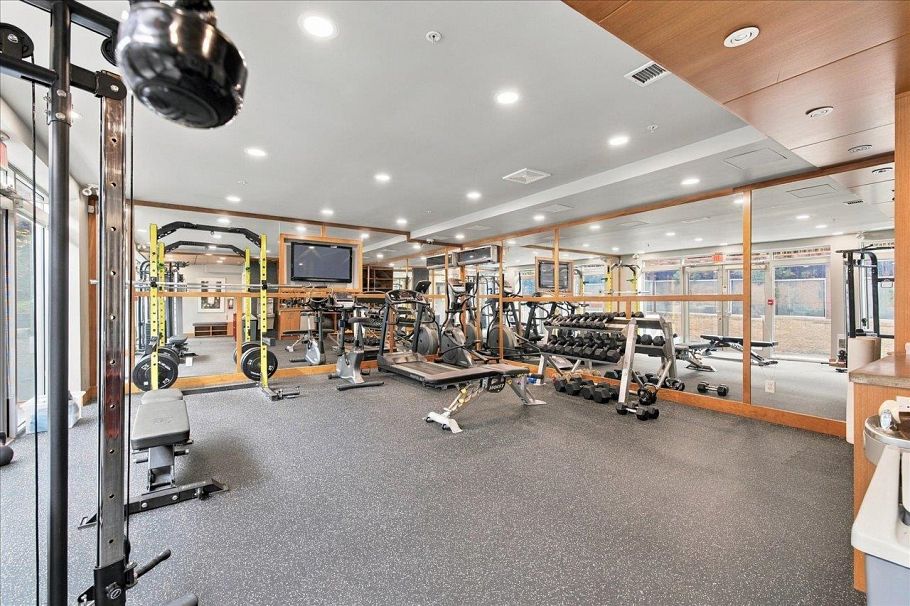 108 735 W 15th Street North Vancouver, BC - 17