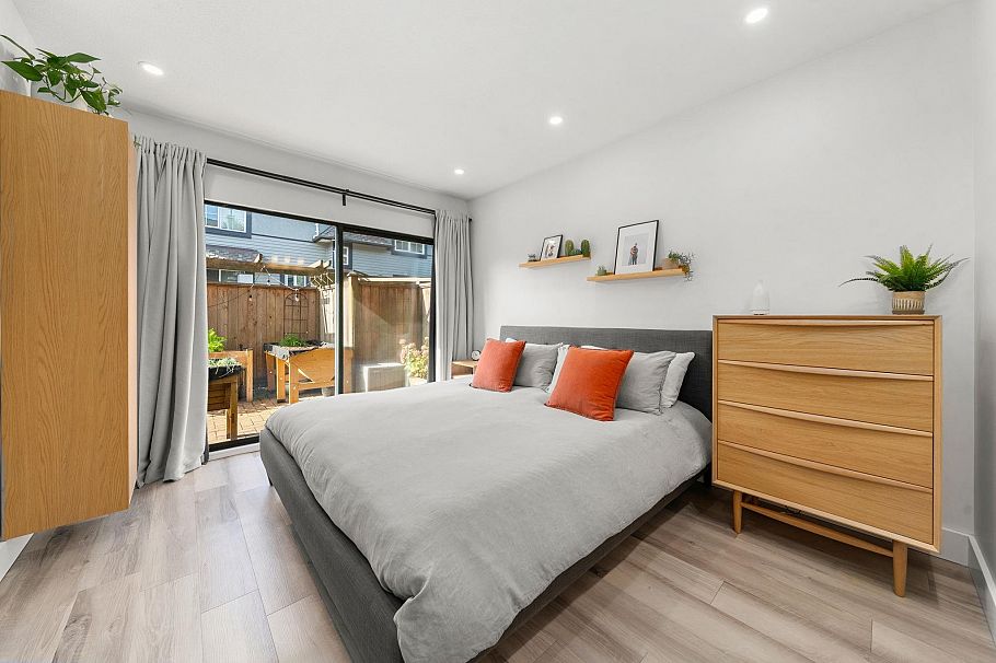 19 2133 St George's Avenue North Vancouver, BC - 24