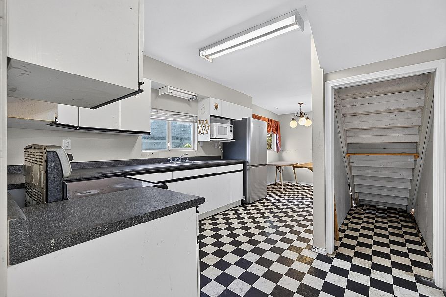 1429 E 11 Avenue Vancouver, BC - 10