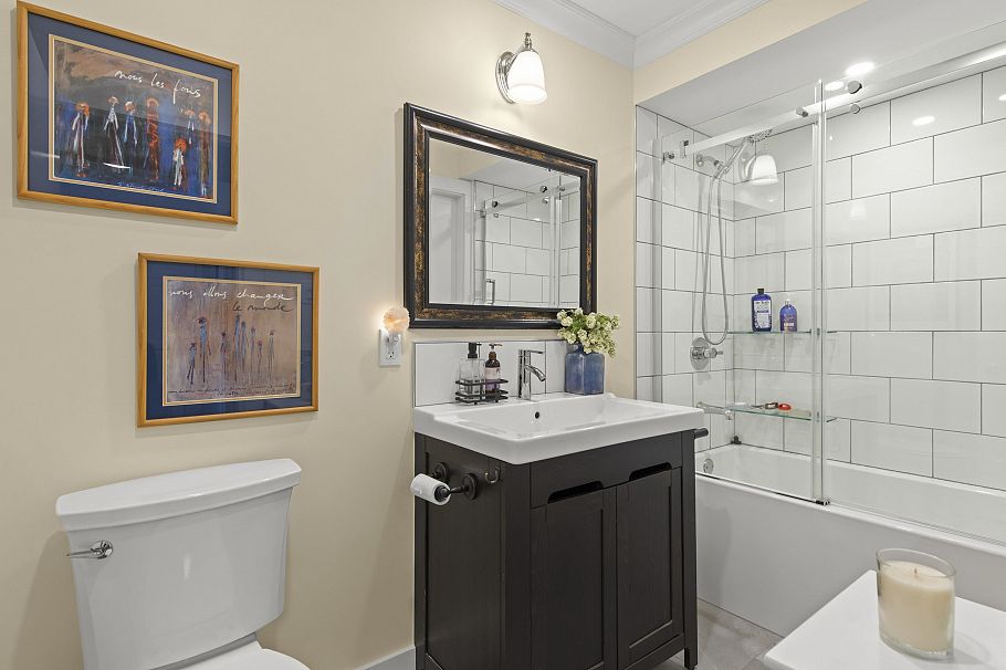 101 2535 York Avenue Vancouver, BC - 17