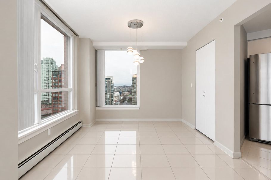 1206 388 Drake Street Vancouver, BC - 3