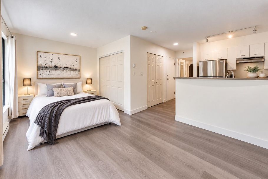 205 3438 Vanness Avenue Vancouver, BC - 1
