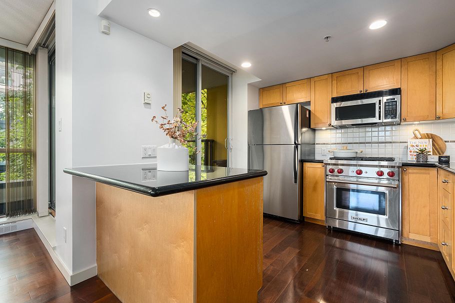204 1485 W 6th Avenue Vancouver, BC - 9