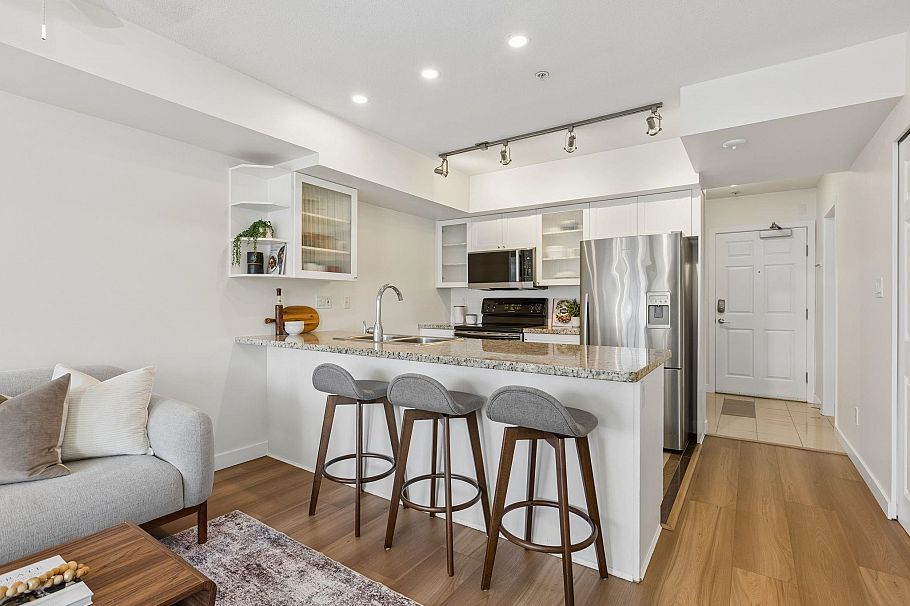311 702 E King Edward Avenue Vancouver, BC - 9