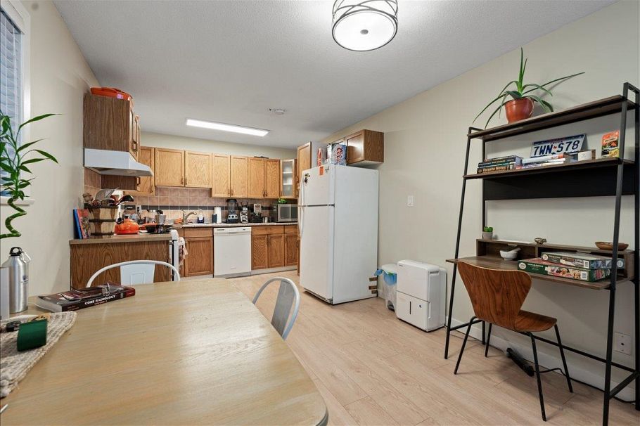 1375 E 18th Avenue Vancouver, BC - 10