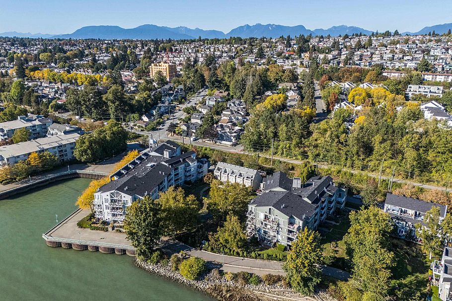 303 2080 E Kent Avenue South Vancouver, BC - 1