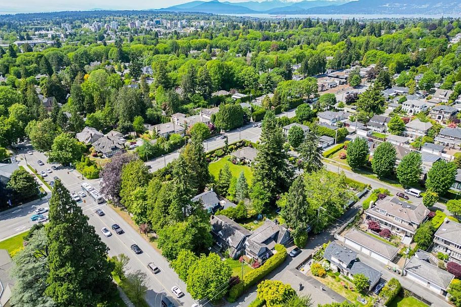 1461 W 49th Avenue Vancouver, BC - 26
