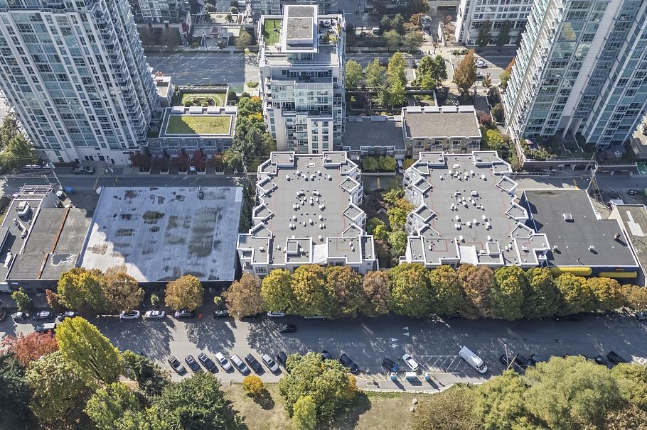 413 147 E 1st Street North Vancouver, BC - 34