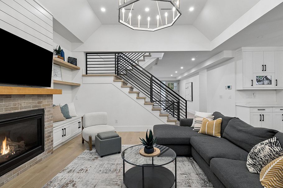 1260 Plateau Drive North Vancouver, BC - 9