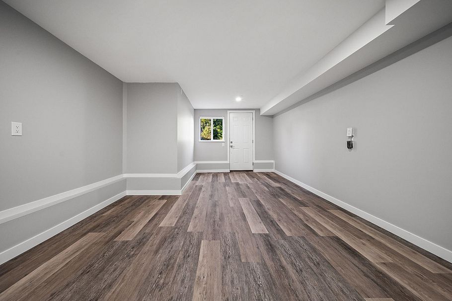338 W 21st Street North Vancouver, BC - 22