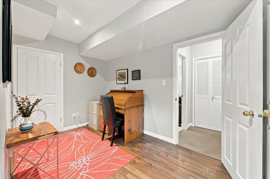 768 Browning Place North Vancouver, BC - 25