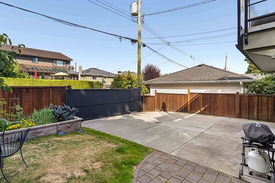 2925 W 24th Avenue Vancouver, BC - 37