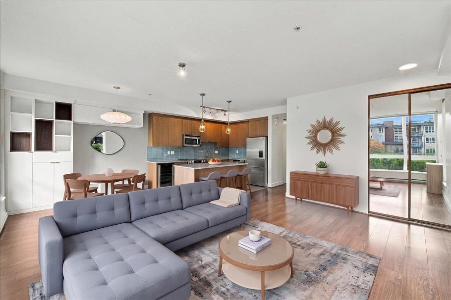 108 735 W 15th Street North Vancouver, BC - 3