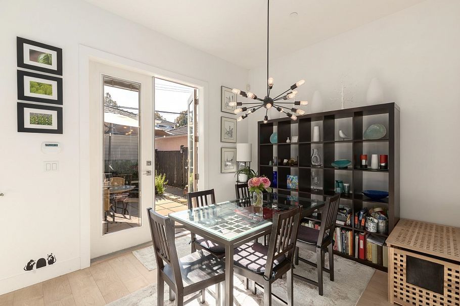 572 E 16th Avenue Vancouver, BC - 11