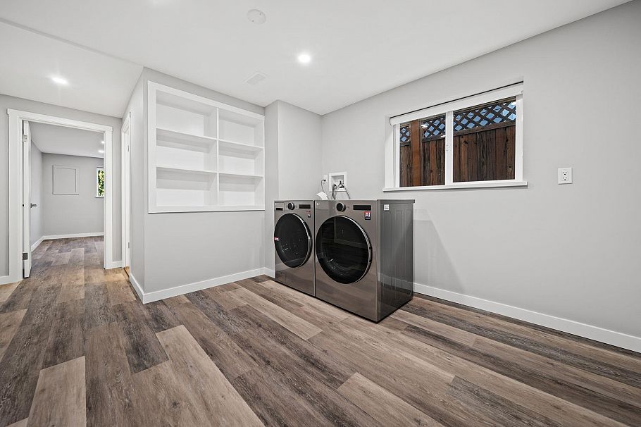 338 W 21st Street North Vancouver, BC - 20