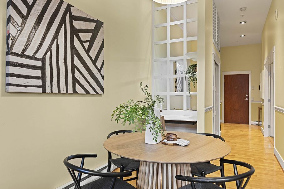 105 1811 W 16 Avenue Vancouver, BC - 16