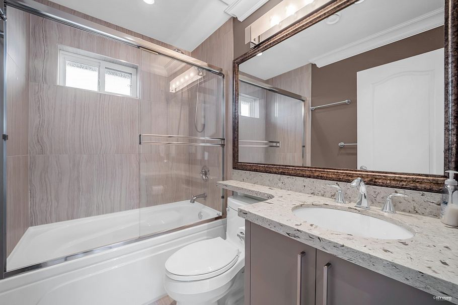 2721 W 21st Avenue Vancouver, BC - 27