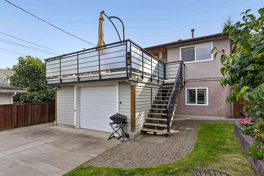 2925 W 24th Avenue Vancouver, BC - 35