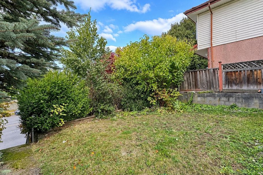 7590 Fraser Street Vancouver, BC - 3