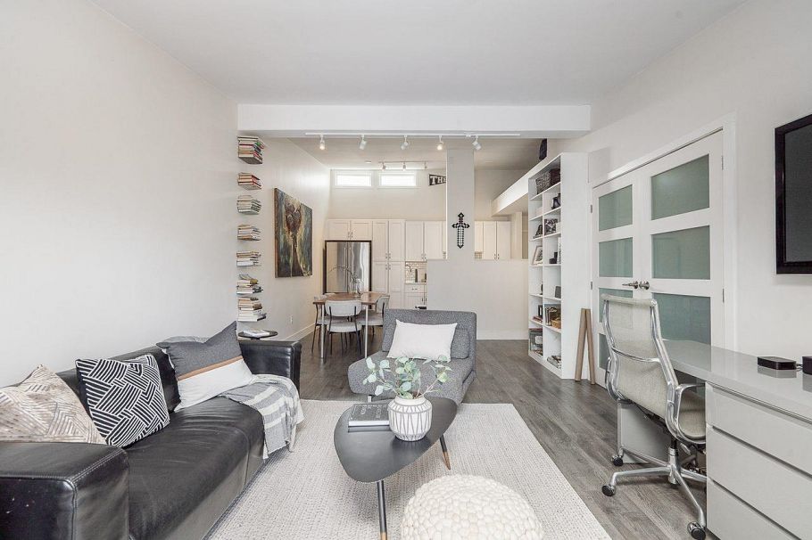 408 2333 Triumph Street Vancouver, BC - 2