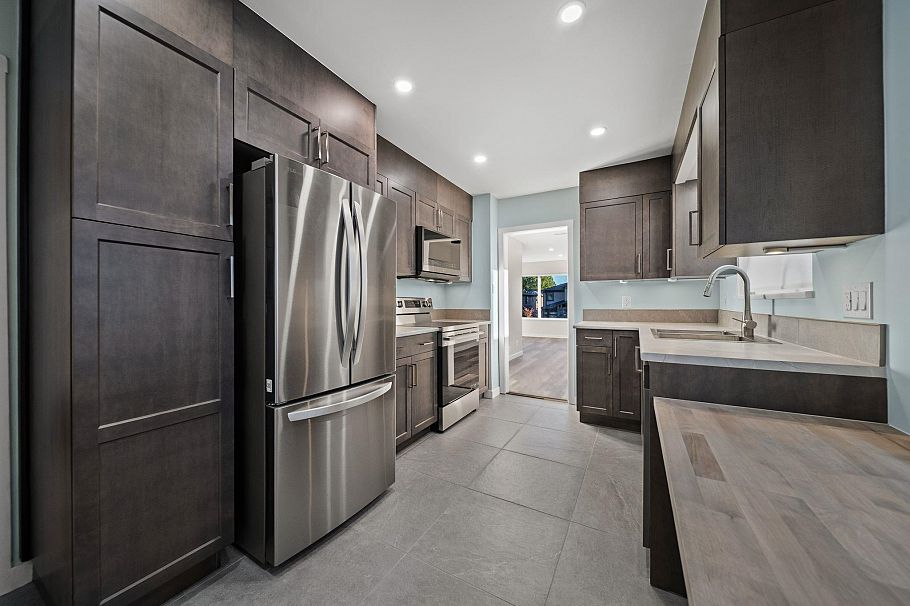 338 W 21st Street North Vancouver, BC - 8
