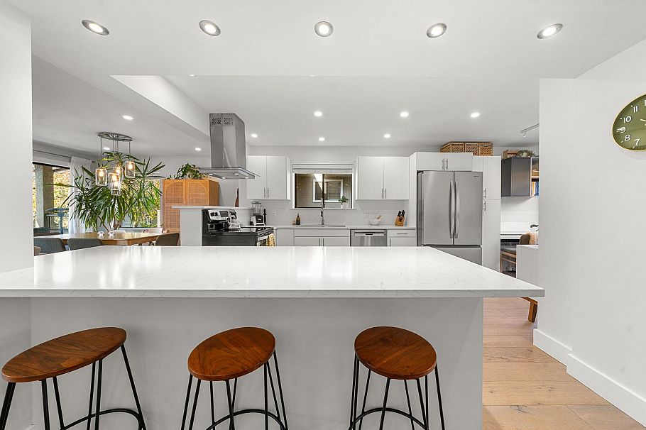 19 2133 St George's Avenue North Vancouver, BC - 15