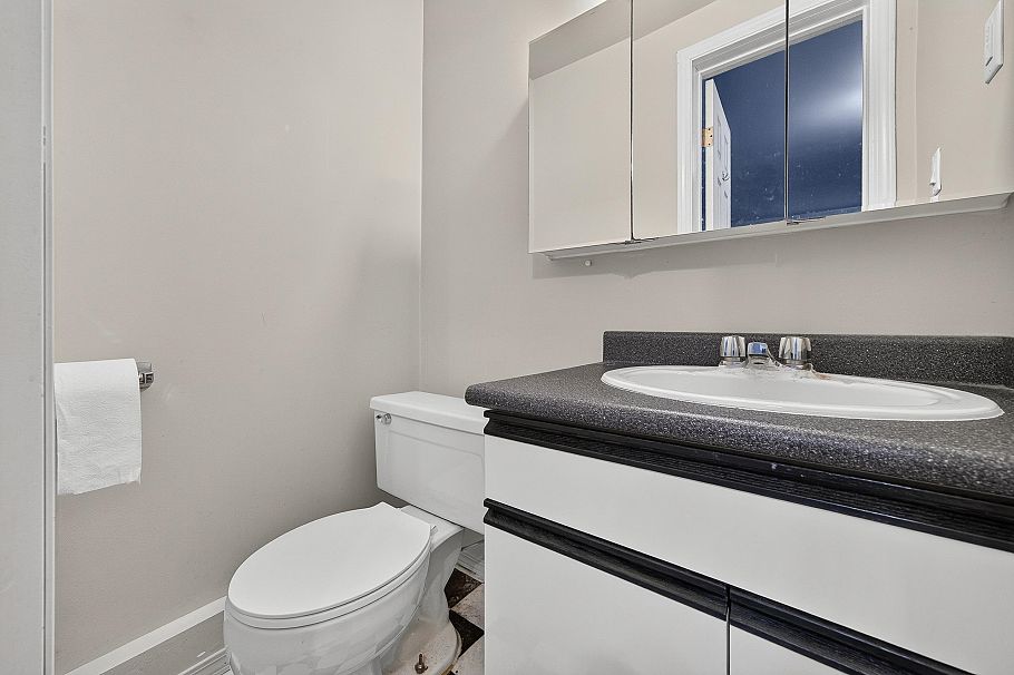1429 E 11 Avenue Vancouver, BC - 24