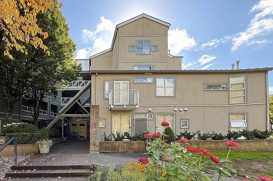 303 2080 E Kent Avenue South Vancouver, BC - 29