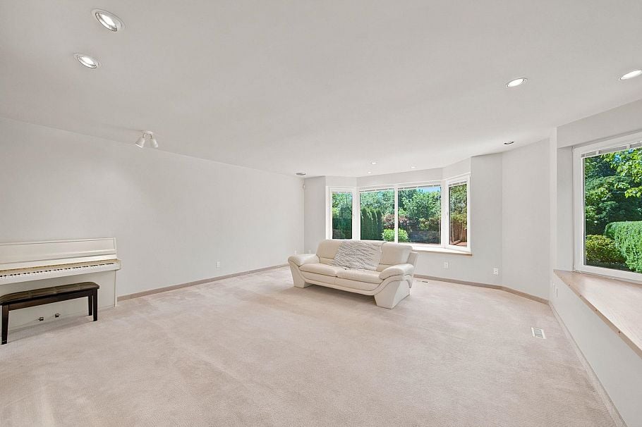 305 E 17th Street North Vancouver, BC - 5