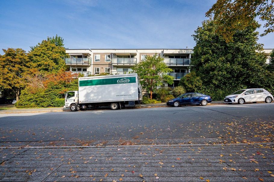 408 2333 Triumph Street Vancouver, BC - 32