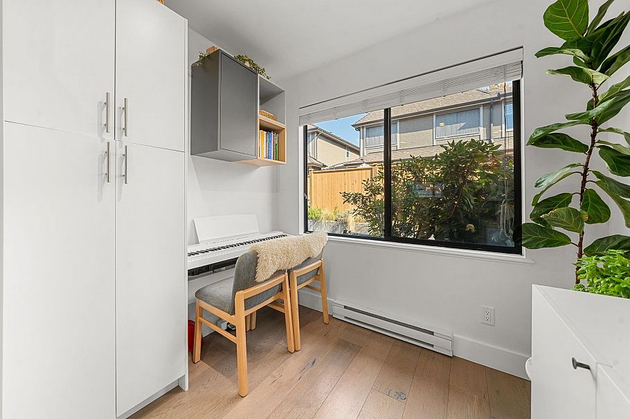 19 2133 St George's Avenue North Vancouver, BC - 22