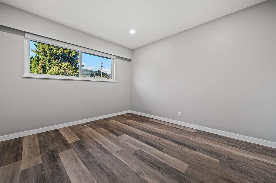 338 W 21st Street North Vancouver, BC - 27