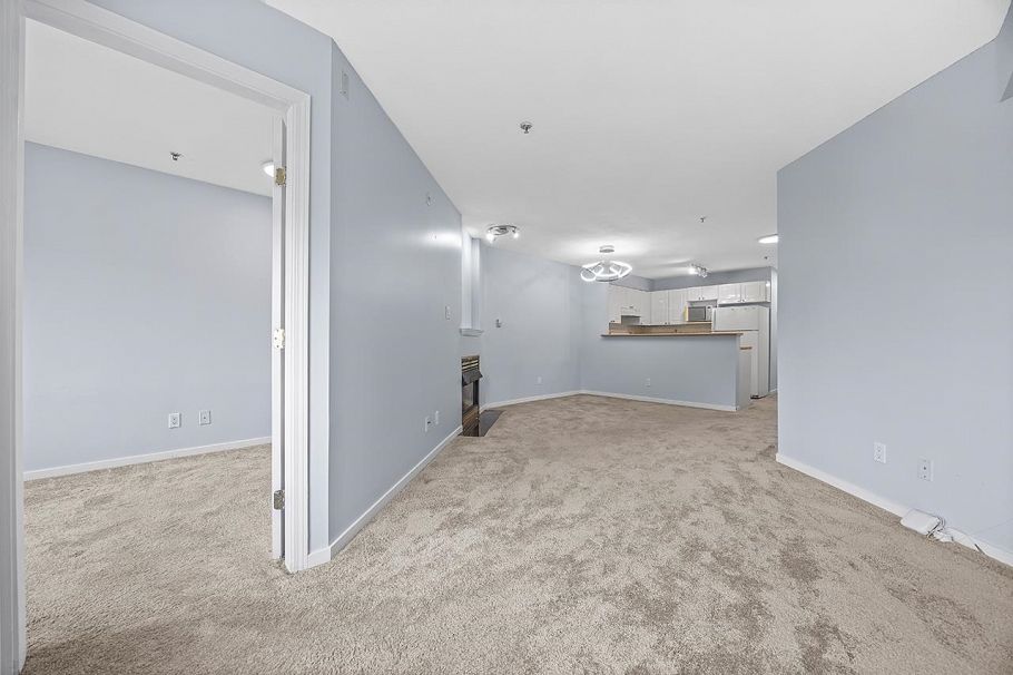 211 868 Kingsway Vancouver, BC - 4