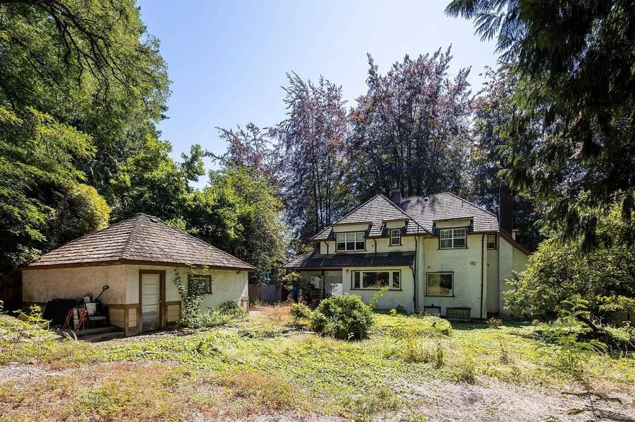 2629 W 49th Avenue Vancouver, BC - 4