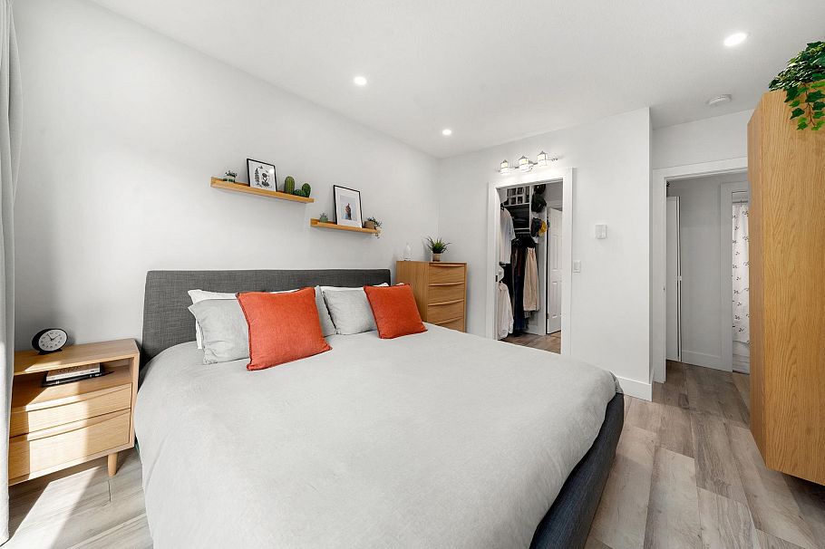 19 2133 St George's Avenue North Vancouver, BC - 26