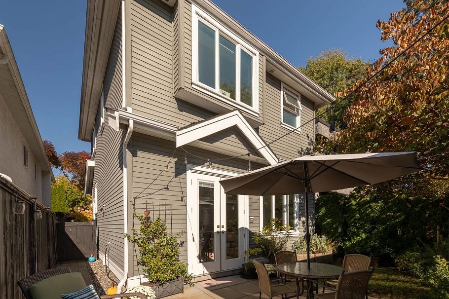572 E 16th Avenue Vancouver, BC - 25