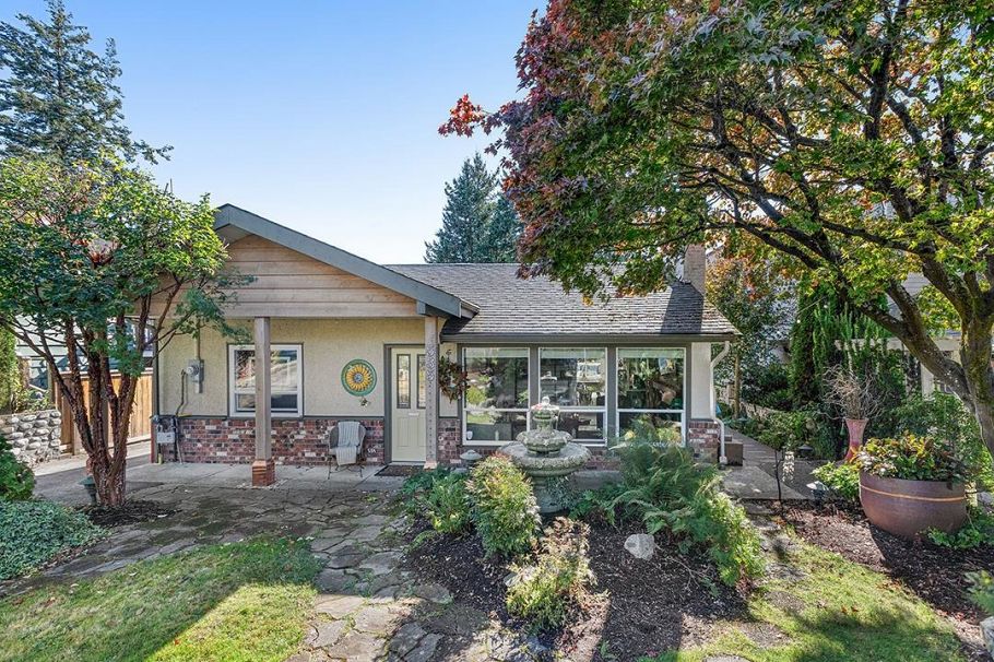 535 E Keith Road North Vancouver, BC - 32