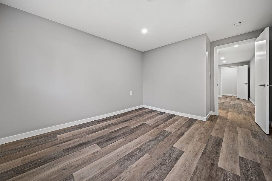 338 W 21st Street North Vancouver, BC - 16