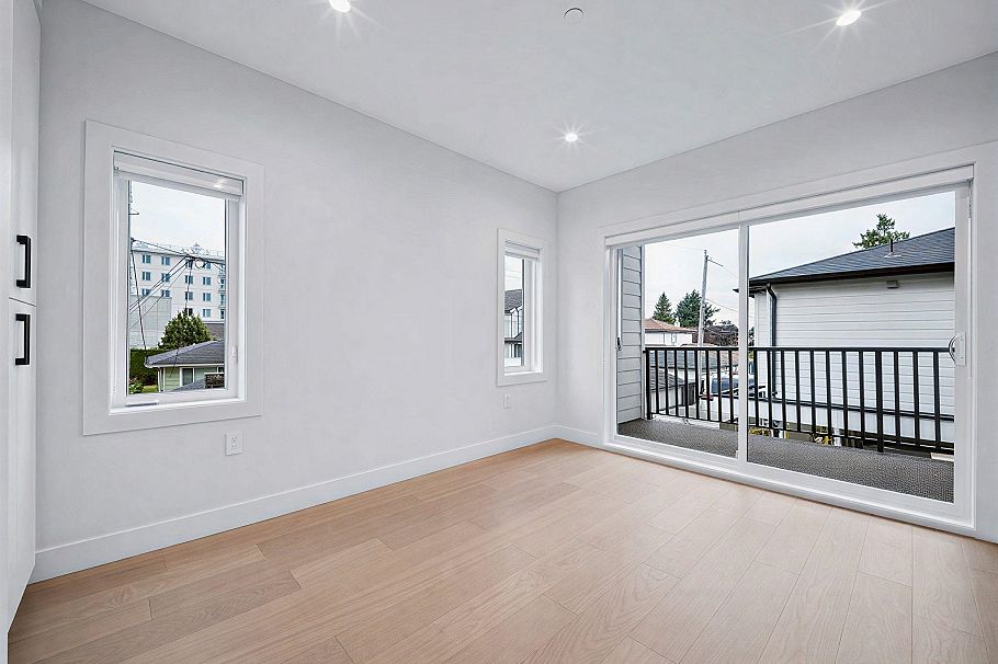 2 6991 Kerr Street Vancouver, BC - 18