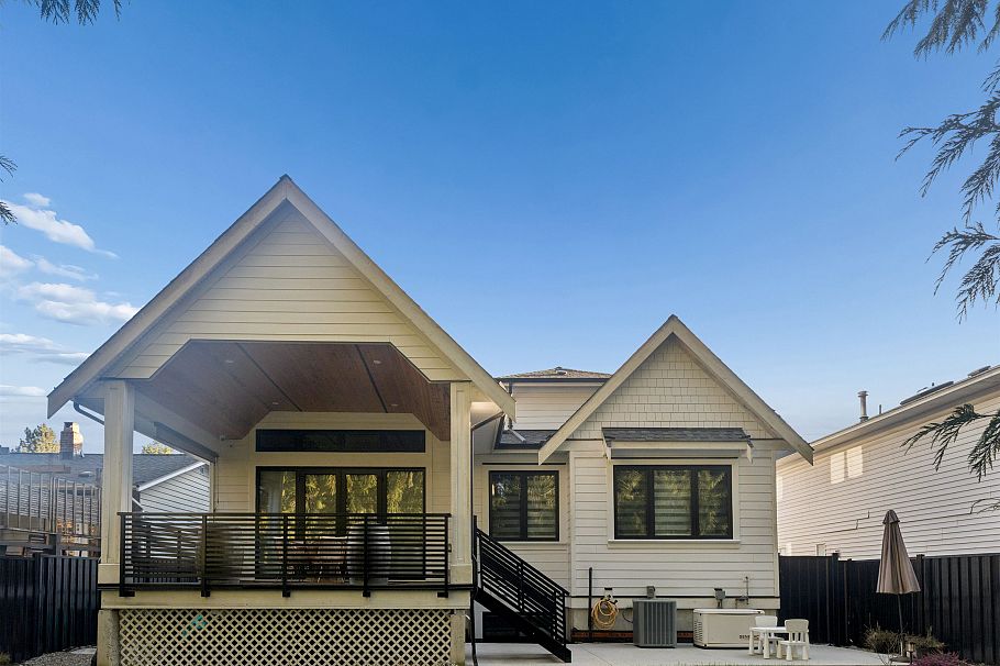 1260 Plateau Drive North Vancouver, BC - 36
