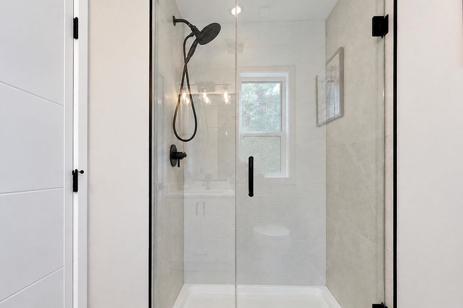 1 746 E 12th Avenue Vancouver, BC - 23